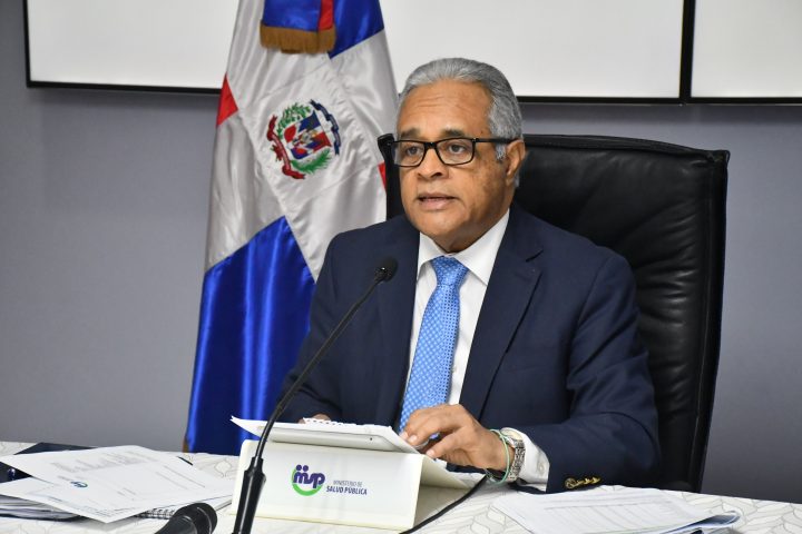 Ministro de Salud se disculpa con Gonzalo Castillo .