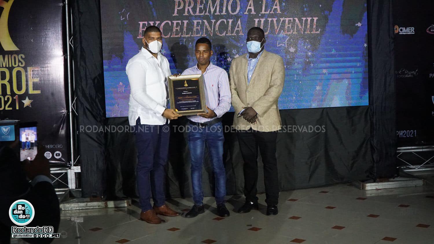 Fundación Visión Héroe realiza 11.ª entrega de “Premios Héroes”