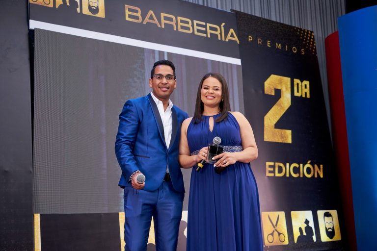 Celebran segunda edición de los premios Yo Amo Mi Barberia