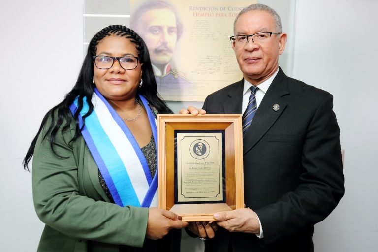 La conferencia “Simbología Patriótica” llega a Chile de la mano del Dr. Wilson Gómez Ramírez