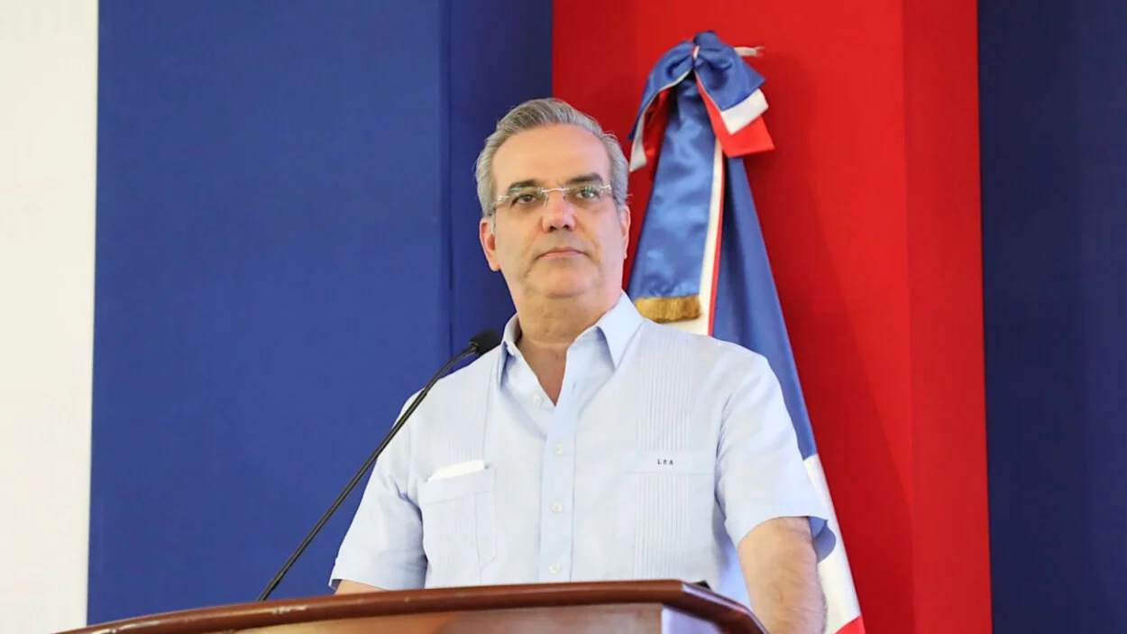 Abinader sube al top 3 de presidentes mejor valorados de América Latina